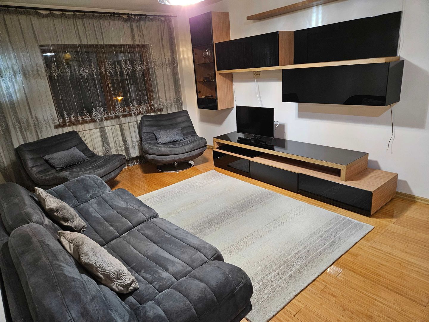 Apartament 3 camere, Modern, Parcare Privata - Renovat - Termen Lung - Poză 1