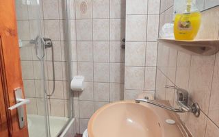 Hotel / Pensiune de vânzare în Central, Slanic-Moldova - Poză 13