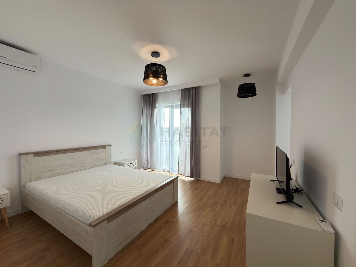 Vilă modernă cu 5 camere de închiriat în Corbeanca - Poză 4
