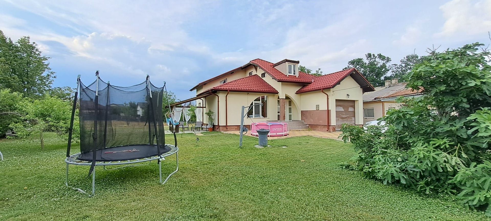Floresti - Stoenesti, Jud. Giurgiu, vila + garaj + beci, teren 1400 mp - Poză 1