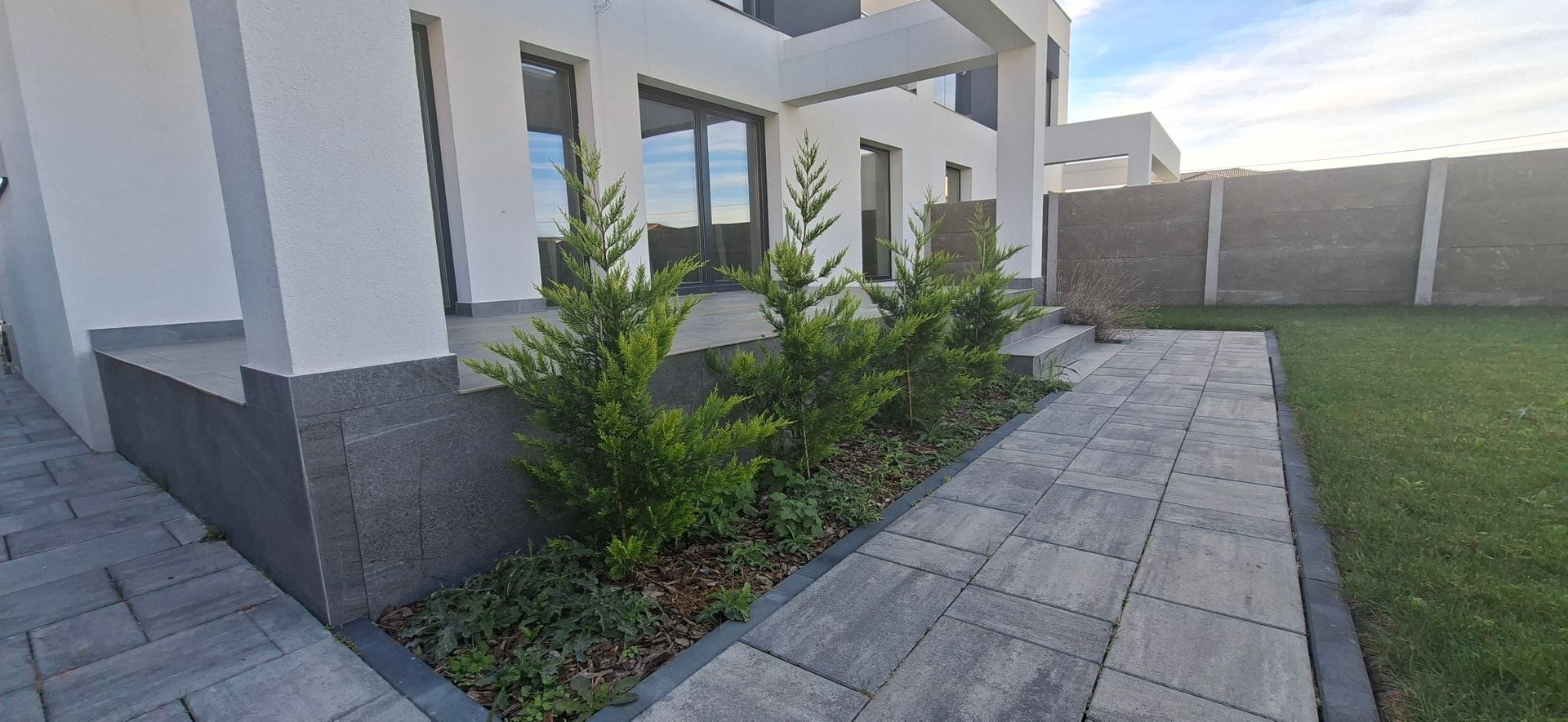 Duplex despărțit prin perete dublu/ Garaj - Poză 28