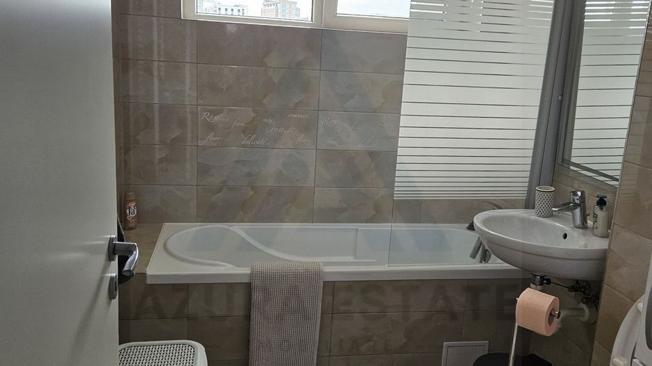 Apartament modern 3 camere 64 mp utili etaj 2 balcon parcare Selimbar - Poză 6