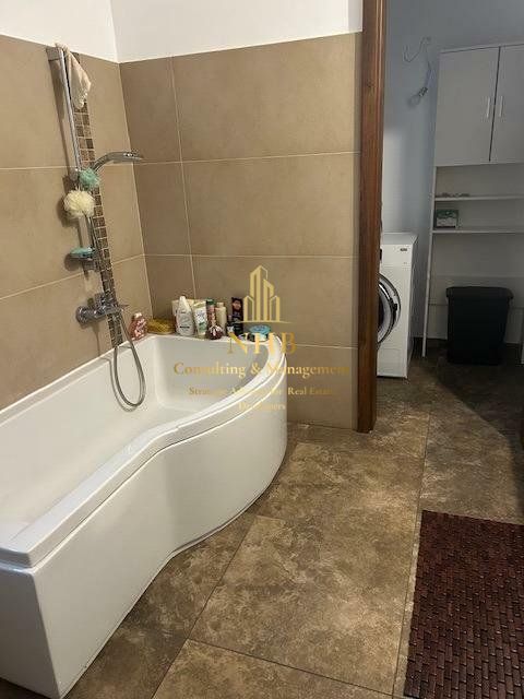 Vila individuală de vazare - Bucureşti- Sector 2- zona Obor-PARCARE - Poză 12