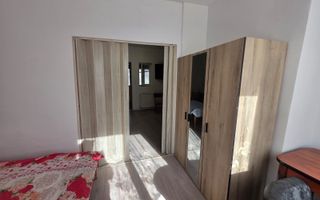Studio la curte utilat complet cu terasa  zona Lazaret - Poză 3