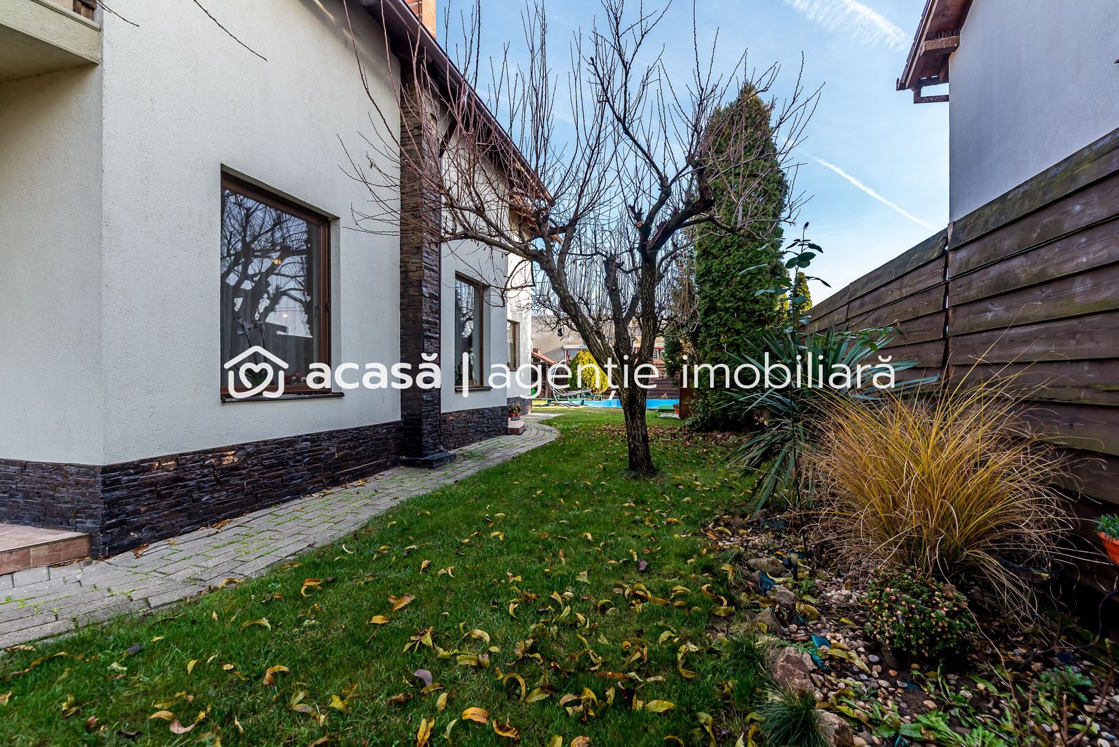 VILĂ MODERNĂ CU PISCINĂ, SAUNĂ- COMISION 0% – ARADUL NOU - Poză 1