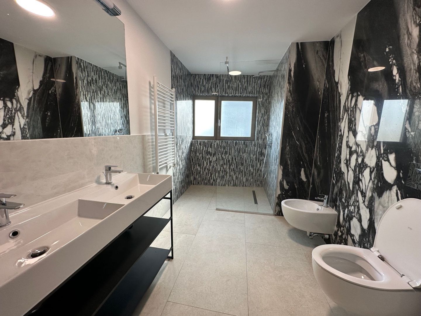 Apartament bloc nou 3 camere - parcare subterana - Poză 8