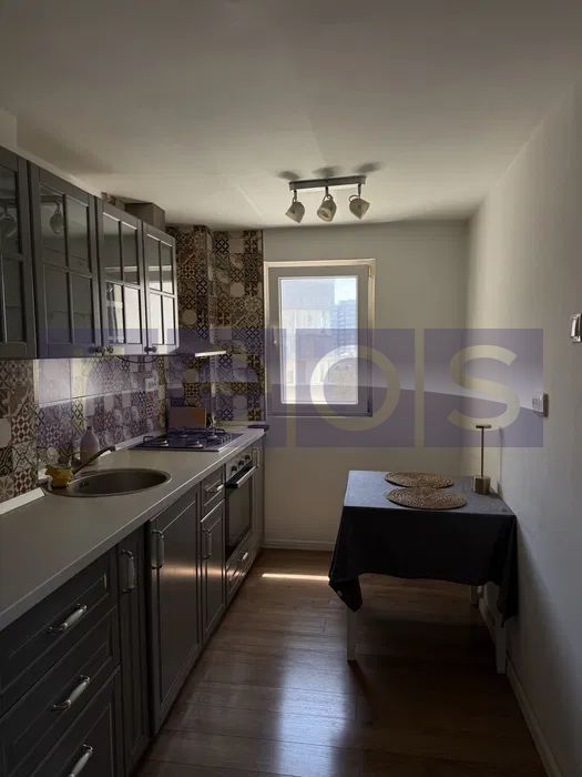 DE VÂNZARE – APARTAMENT 2 CAMERE RENOVAT COMPLET, PIAȚA VICTORIEI - Poză 4