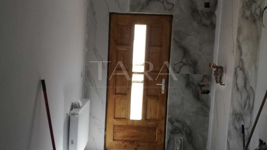 Apartament cu 3 camere vând an floresti - Poză 2
