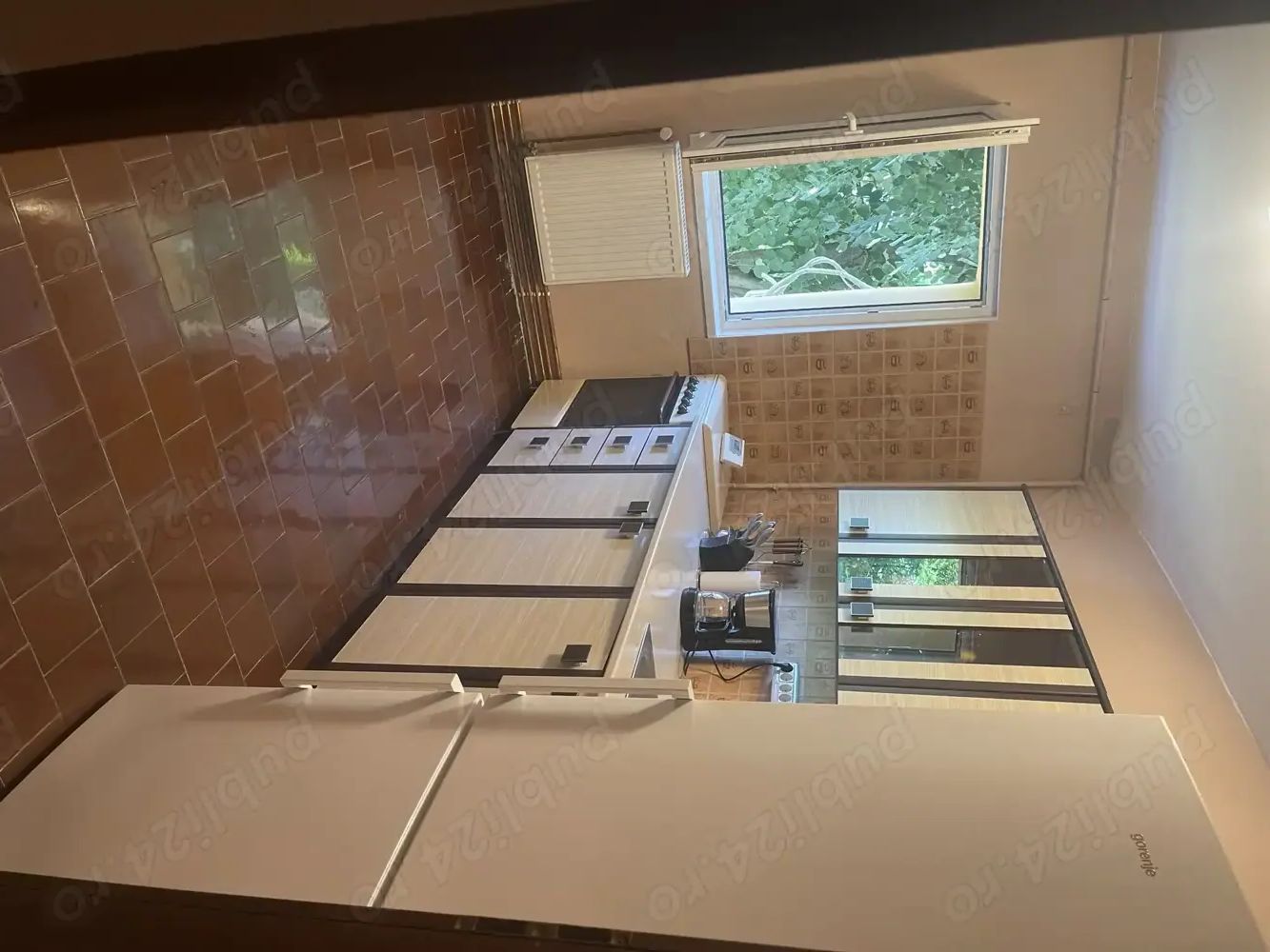 Apartament 3 camere Dambovita etaj 2 cu centrala - Poză 2