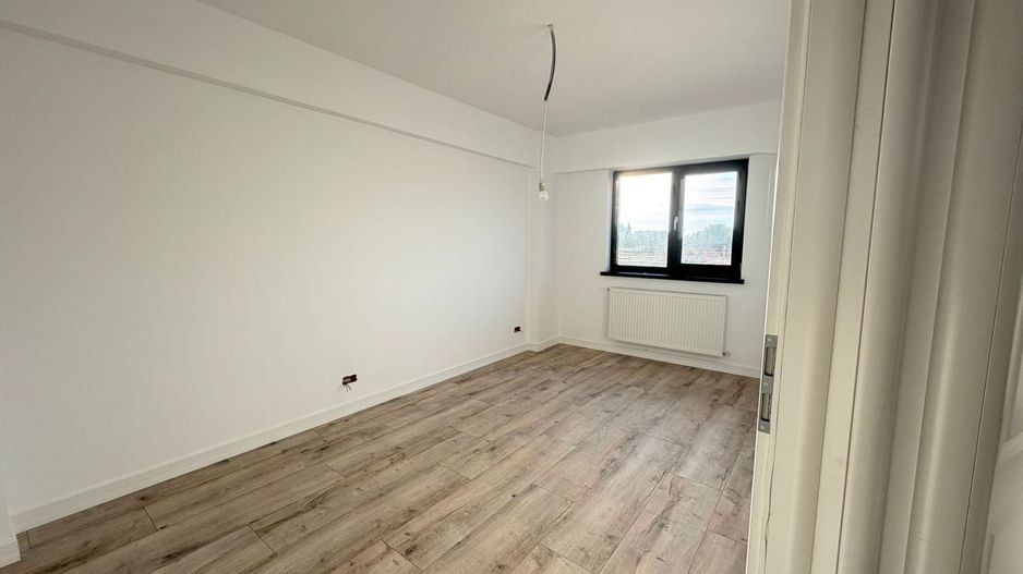 Apartament 3 camere nemobilat,nelocuit bloc nou + loc parcare - Poză 11