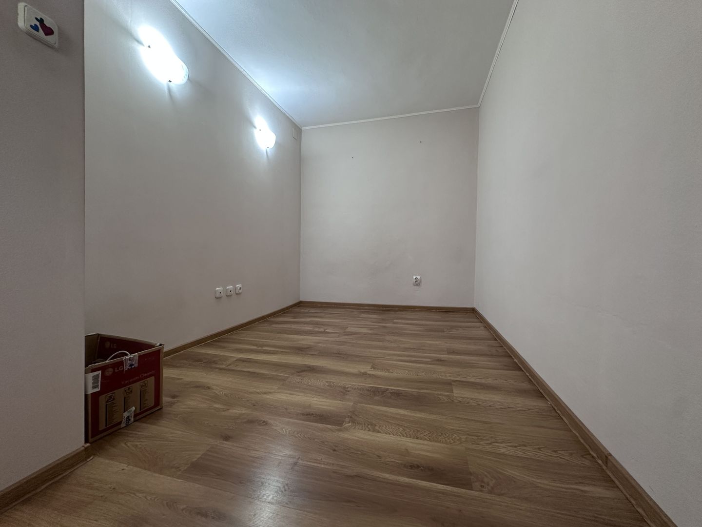 Vanzare apartament cu 4 camere luminos, vedere deschisă-Targoviste-M5 - Poză 8