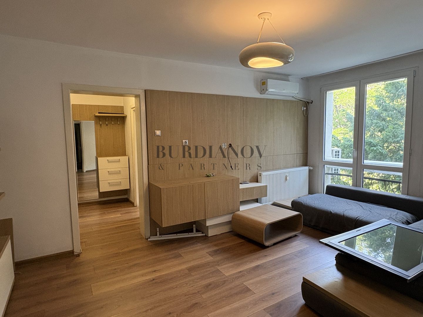 Apartament cu 3 camere - Metrou Costin Georgian - bd. 1 Decembrie 1918 - Poză 1