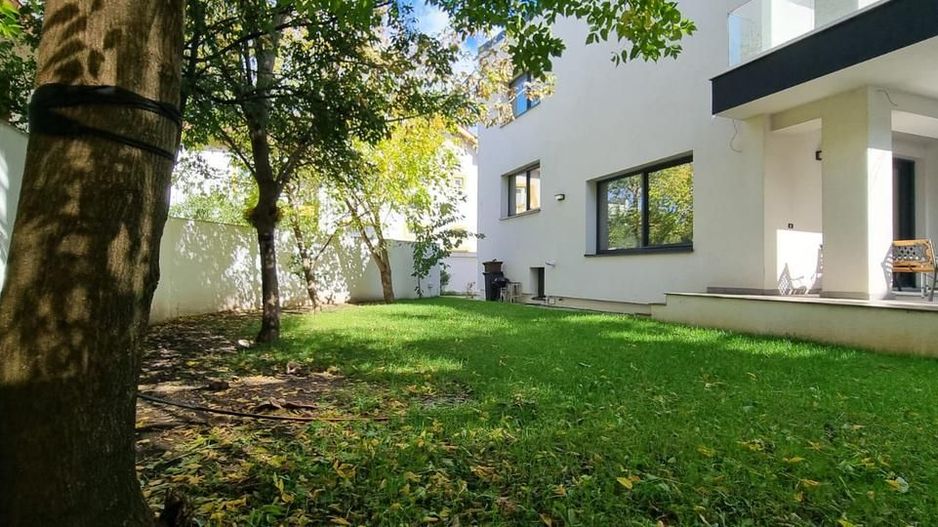 Casă spectaculoasă – 314 mp utili, cramă, terase, 7 camere, teren 432 mp - Poză 5