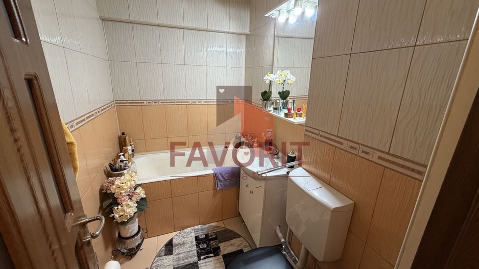 Etaj intermediar. Mobilat. Pozitie excelenta - Poză 15