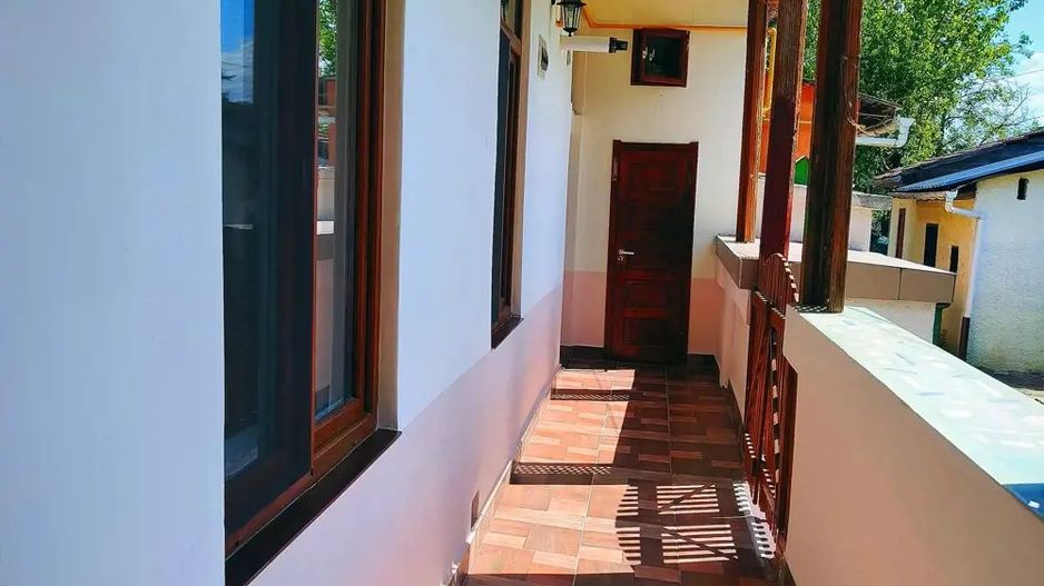 BRASADAS vinde ap 2 cam PARTER la curte zona CENTRALA. - Poză 6