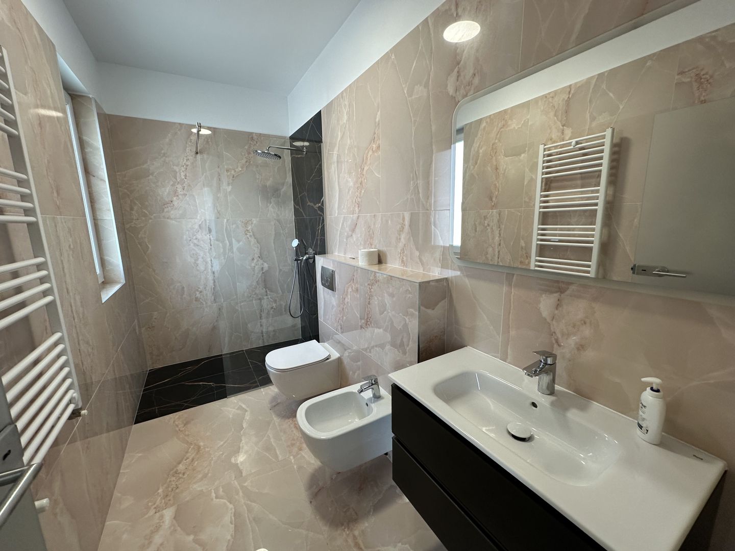 Duplex despărtit  prin garaj zona Ikea - Poză 27