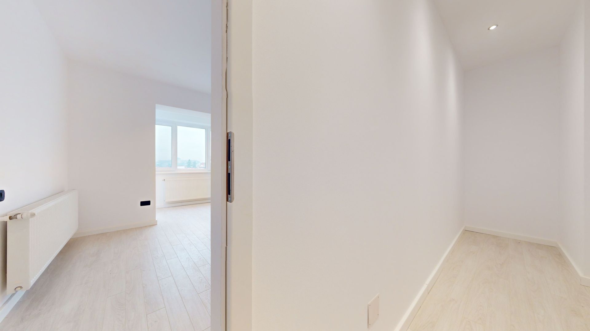 Apartament in vila zona centrala - Poză 11