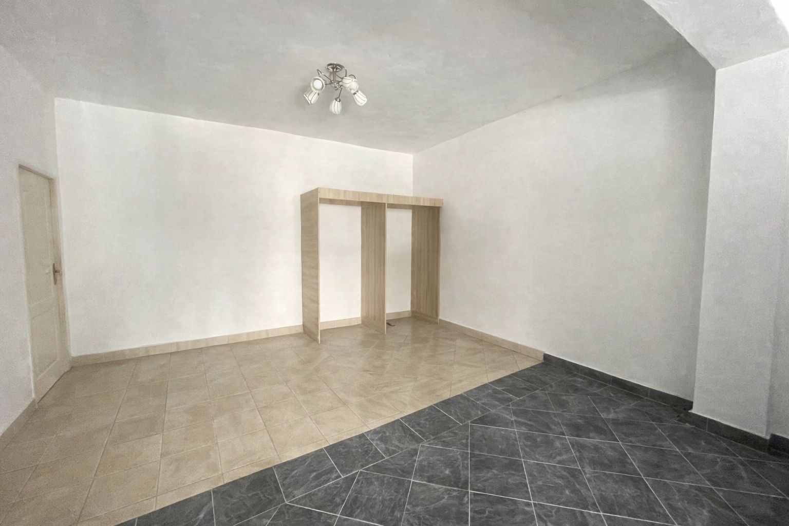 Spațiu comercial de Închiriere/Vânzare | 110 mp | Dornești - Poză 3