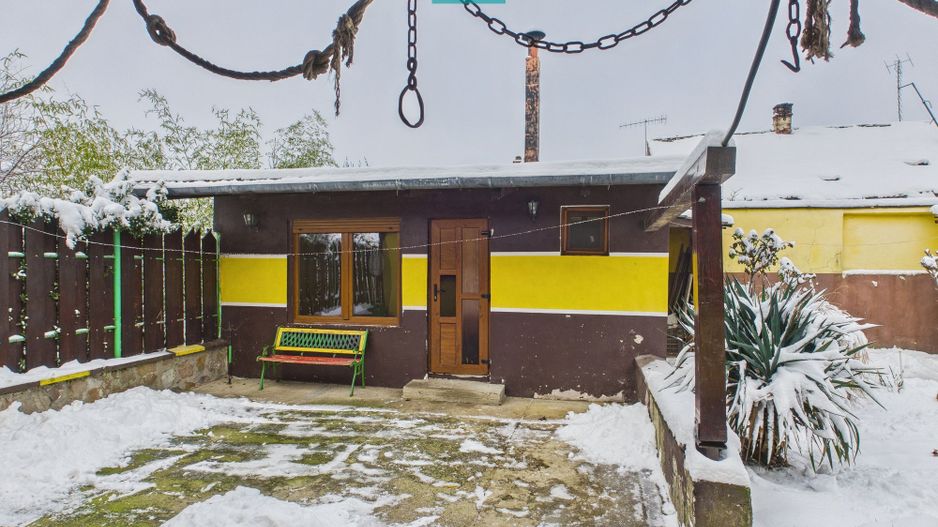 Casă cu 4 camere în zona Parneava - Poză 27