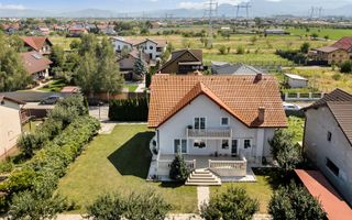 Vila / Casa superba cu 5 camere zona | 1032 mp teren |  Sanpetru Brasov - Poză 3