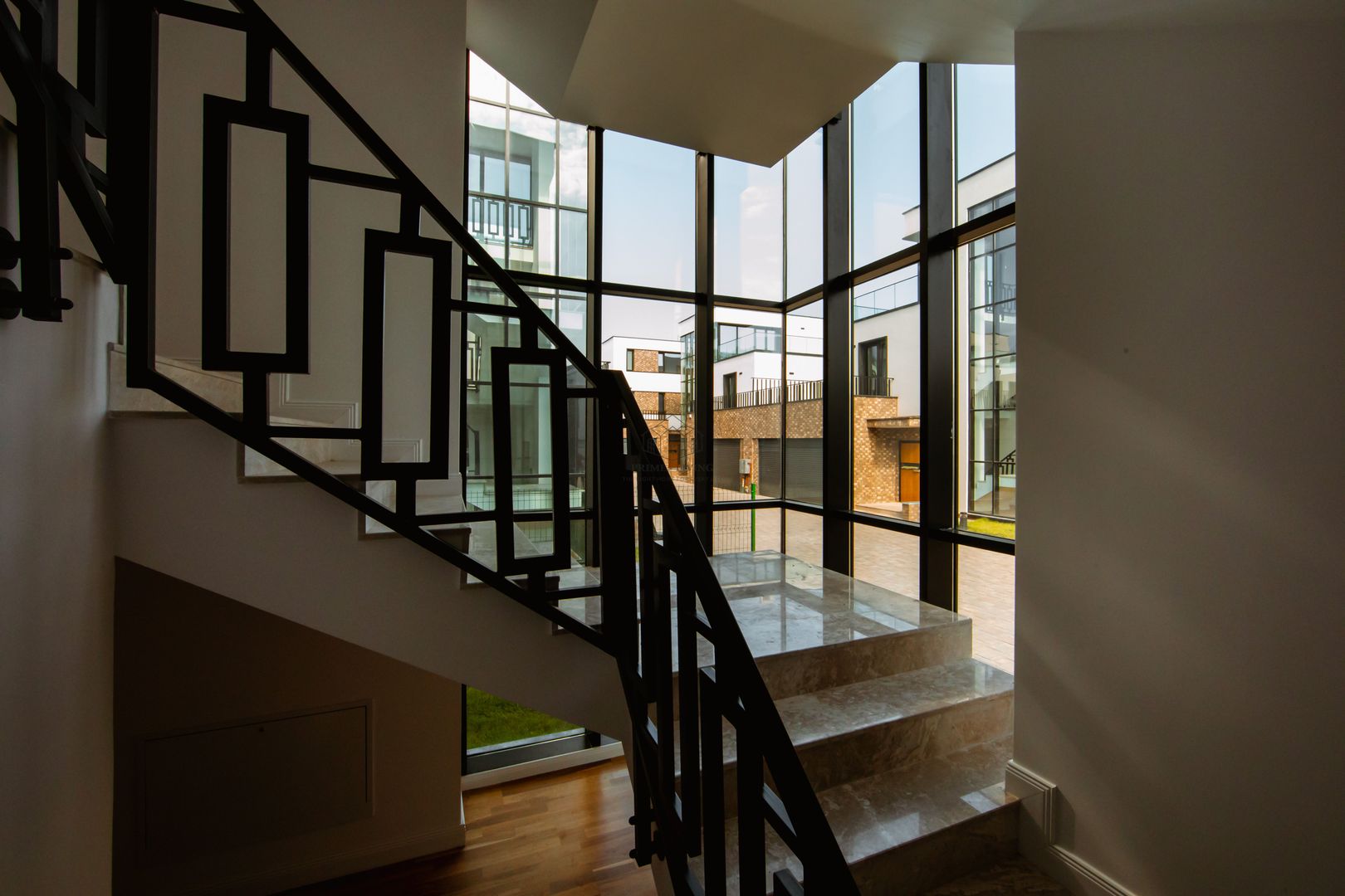 VILA SUPERBĂ CU 4 DORMITOAARE ȘI PISCINA LA INCHIRIERE - Poză 13