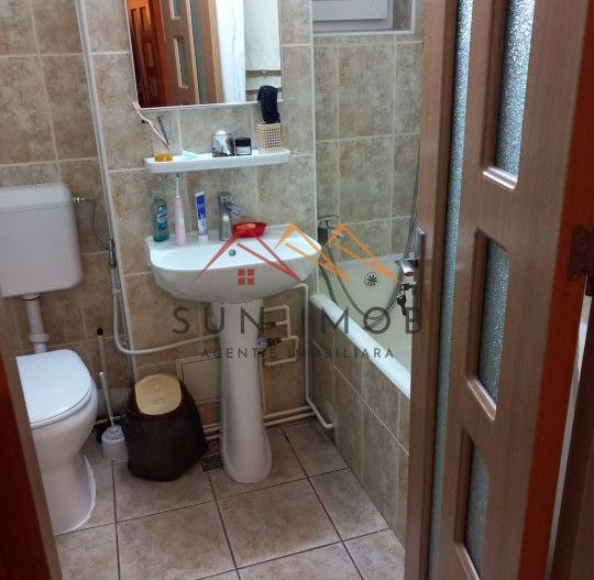 Apartament 3 camere, decomandat, central, renovat total, Campina - Poză 5