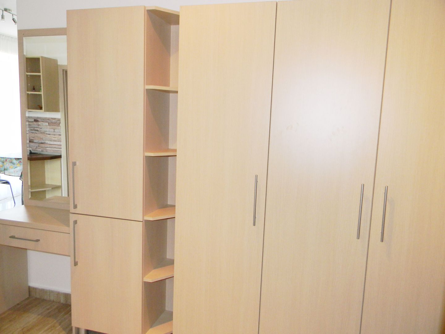 Apartament cu priveliste frumoasa,in bloc nou,zona colinei - Poză 7