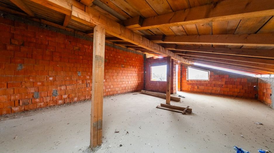 Casa caramida P+M, Vinga, cu potential spatiu comercial - Poză 13