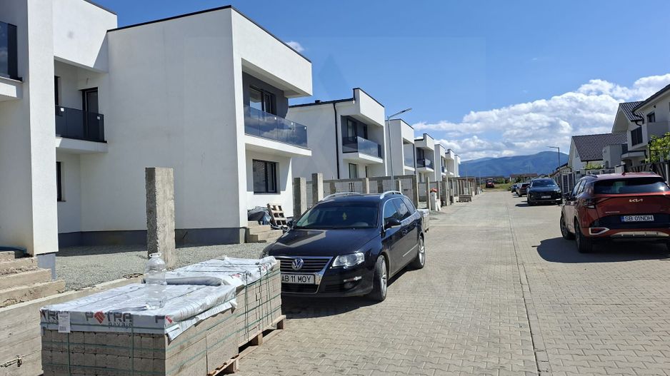Casa moderna 3 camere P+1 curte privata libera 170 mp in Arhitectilor - Poză 3