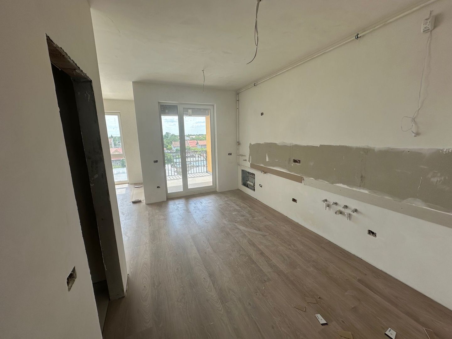 Apartment bloc nou cu lift si loc de parcare inclus - Poză 4