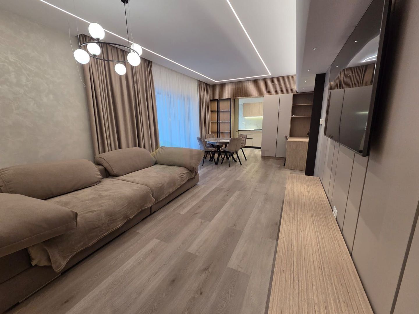 Apartament spectaculos cu grădină privată de 152 mp – disponibil spre închiriere - Poză 4