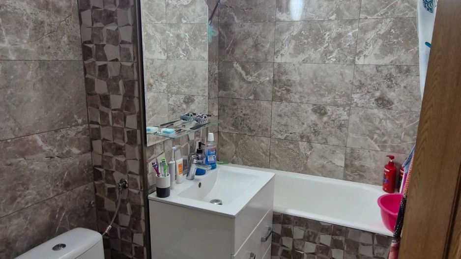 Vând apartament 3 camare - Poză 8