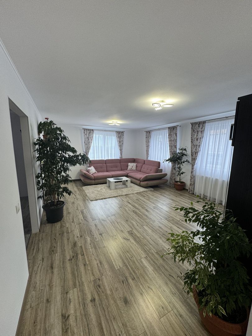 Casă de vânzare în localitatea Nazna - Poză 3