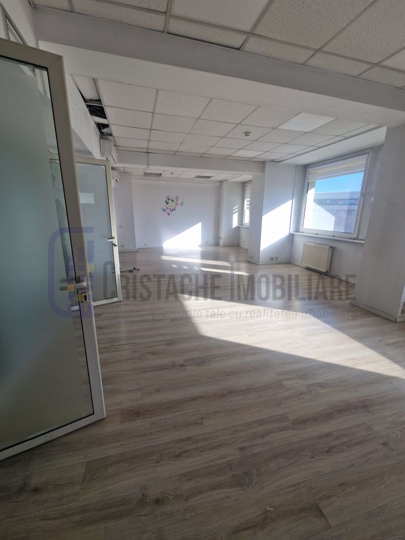 Universitate - birouri la cheie, suprafate intre 40 m² si 2500 m² - Poză 1