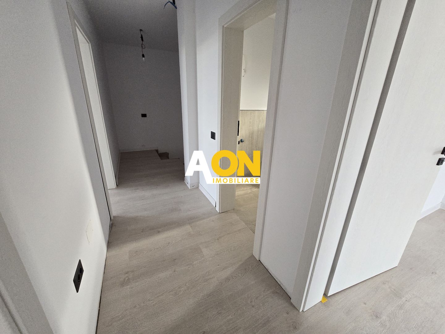 1/2 Duplex de Vânzare, 4 Camere, 350mp Teren, Zona Dealul Furcilor - Poză 6