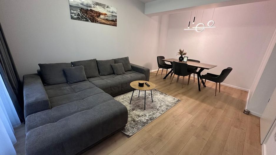 Apartament lux cu 2 camere de închiriat - zona Coresi - Poză 3
