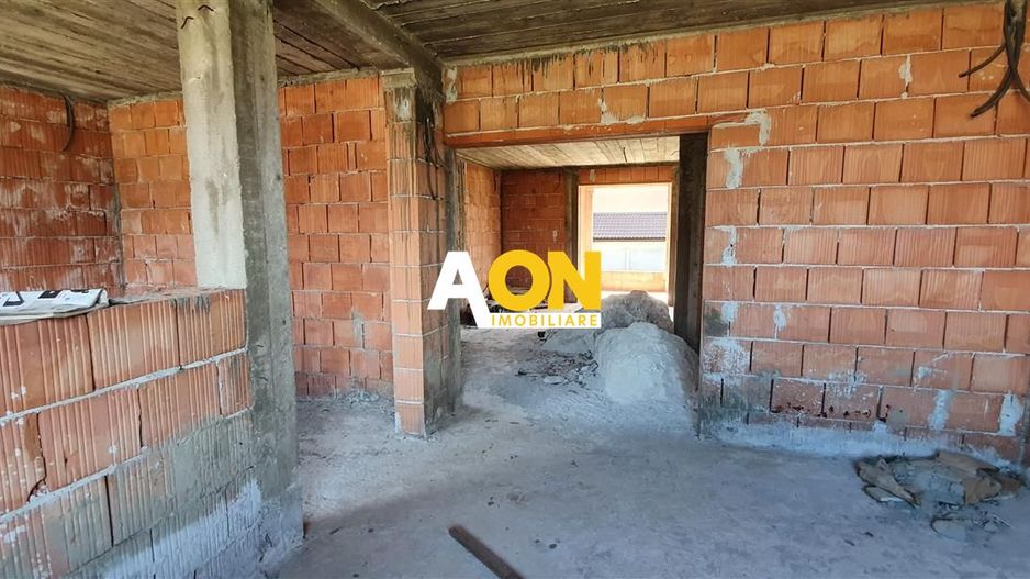 Casa la rosu cu toate utilitatile, zona Alba Micesti - Poză 5