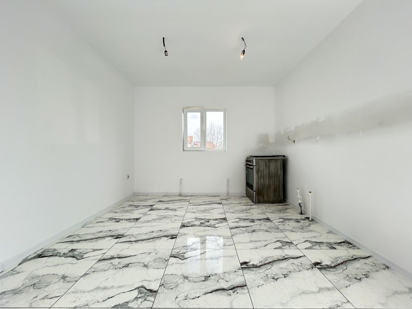 Casa din BCA c-tie 2025 – Pecineaga – apa/canalizare/curent - Poză 3