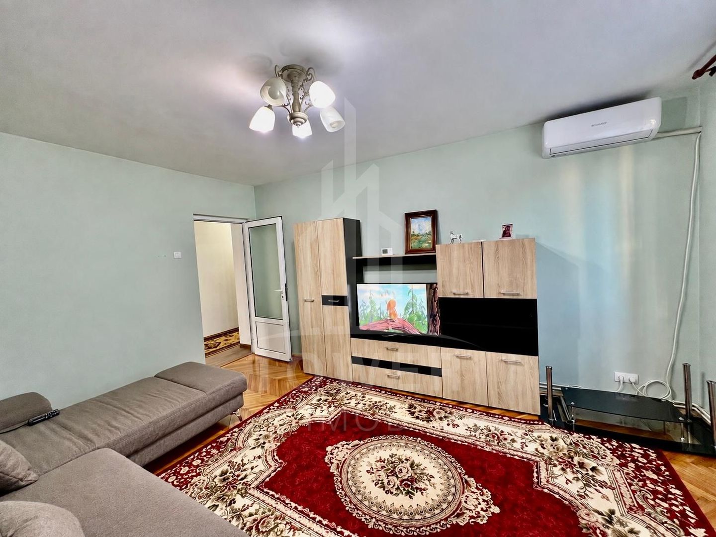 Apartament 3 camere de închiriat – Etaj 1 - Poză 2