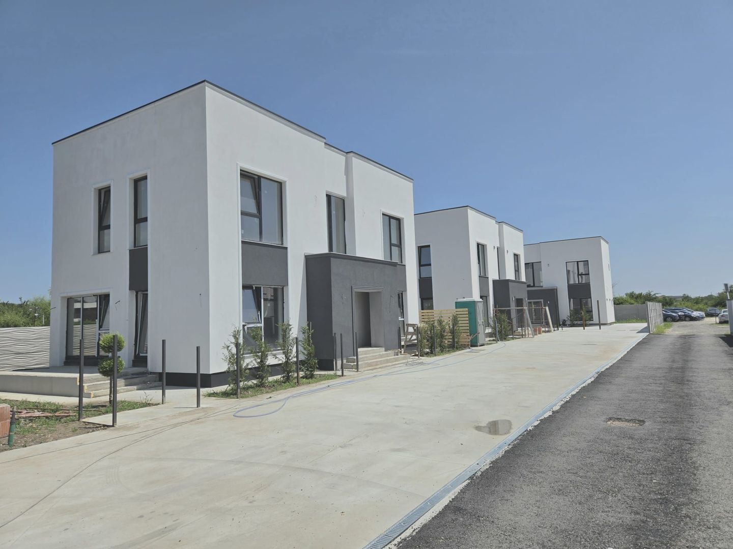 Otopeni - Zona Ferme, vila P+1, 5 camere,  4 dormitoare, 3 bai,  COMISION 0% - Poză 1