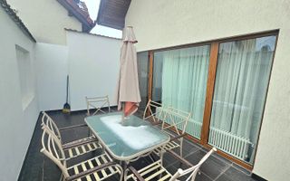 Casa Individuala cu 4 camere si garaj, zona Strand - Poză 12