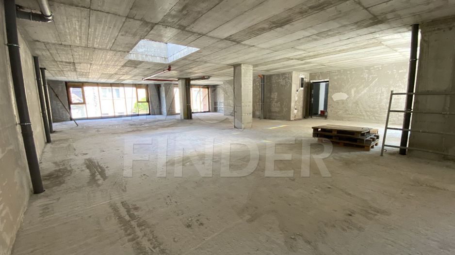 Vanzare spatiu birouri 200 mp, geamuri la strada acces separat, Centru - Poză 3