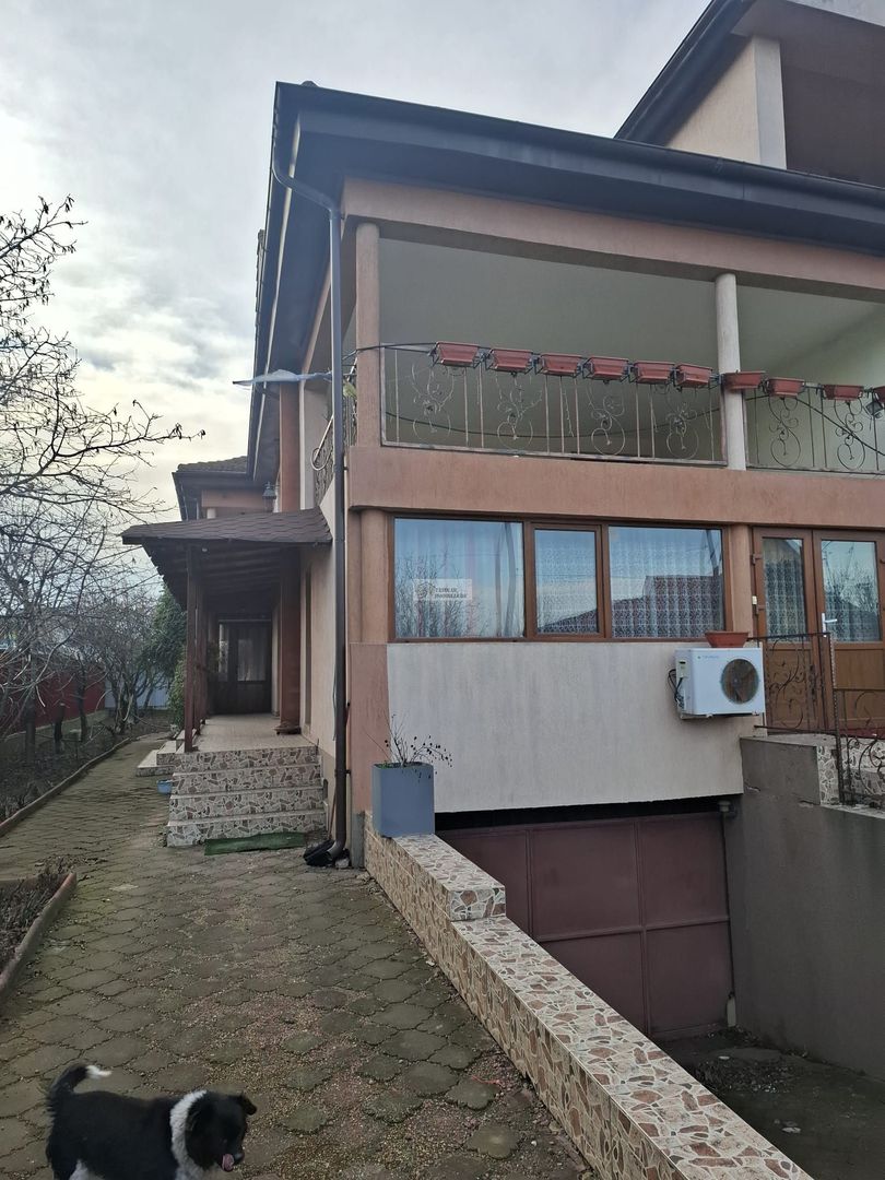Casa/vila de vanzare in Garoafa /Vrancea - Poză 2