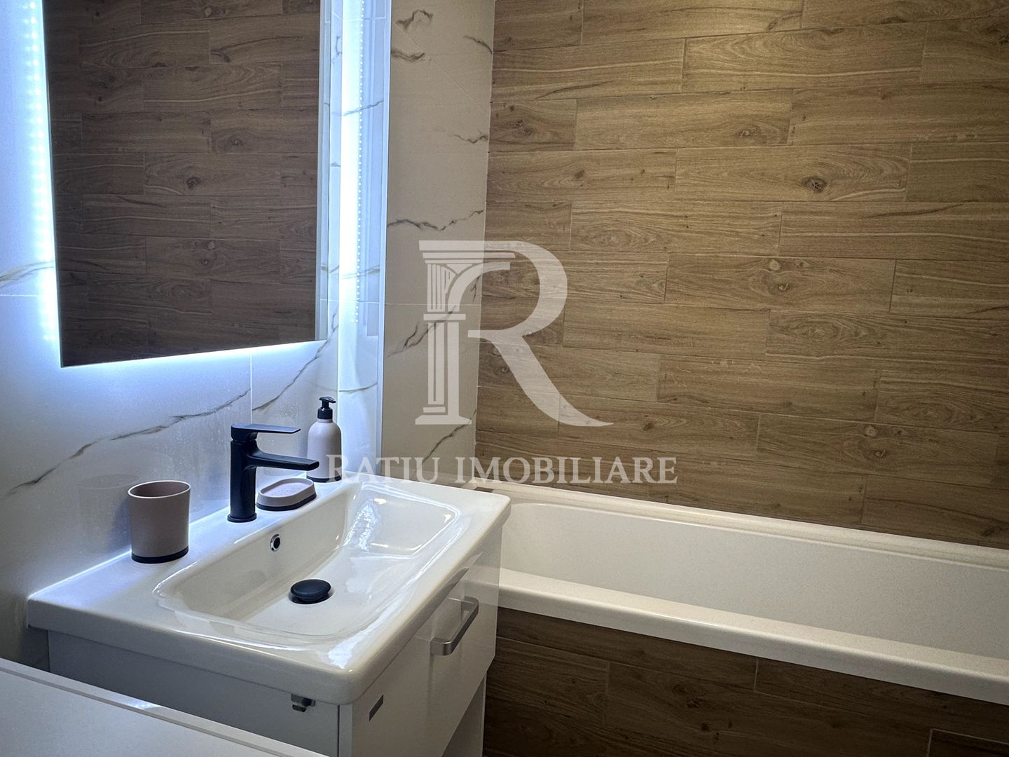 Apartament cu 3 camere | Urbana Residence | Oradea - Poză 12