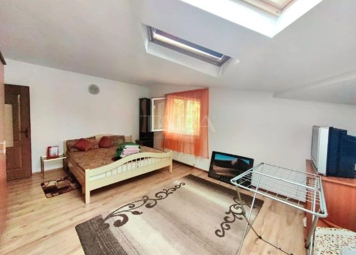 Apartament cu 3 camere în Plopilor, spațiu generos, lumină și liniște. - Poză 3