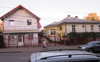 Casa situata in centru, in fata Lic. Economic nr. 1 - Poză 1