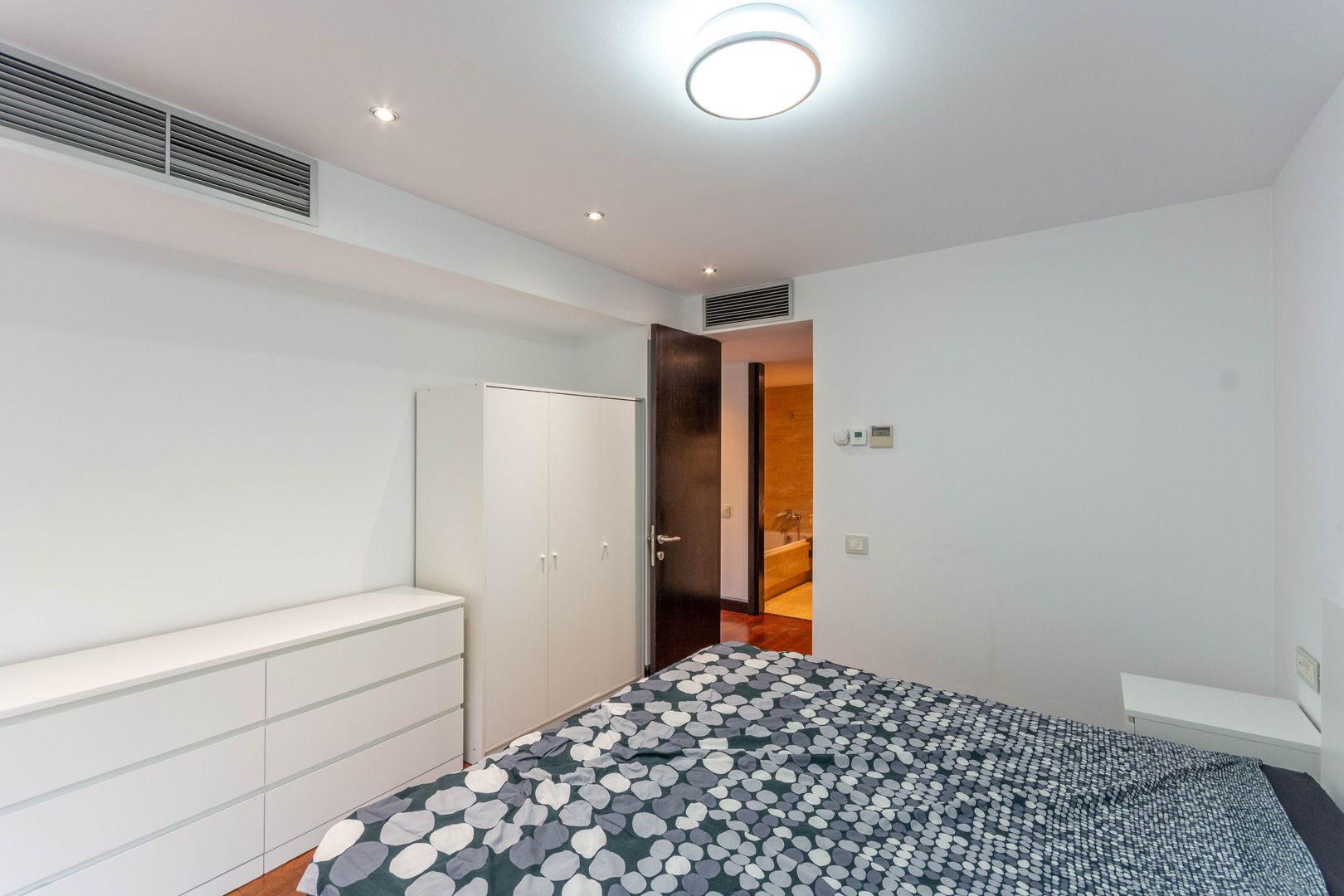 Arcul de Triumf Herastrau,2 camere in Alia Apartments,2 locuri parcare - Poză 5