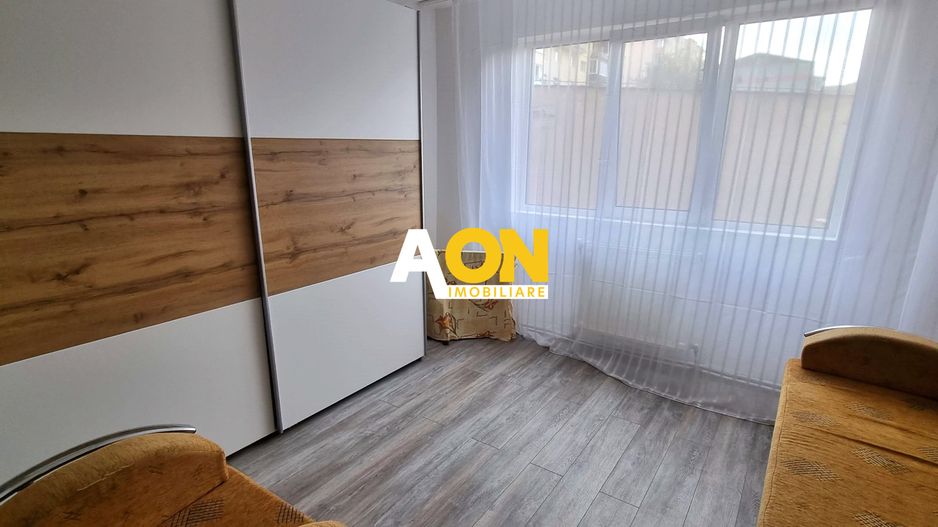 De vanzare apartament 3 camere, Cetate - Poză 3