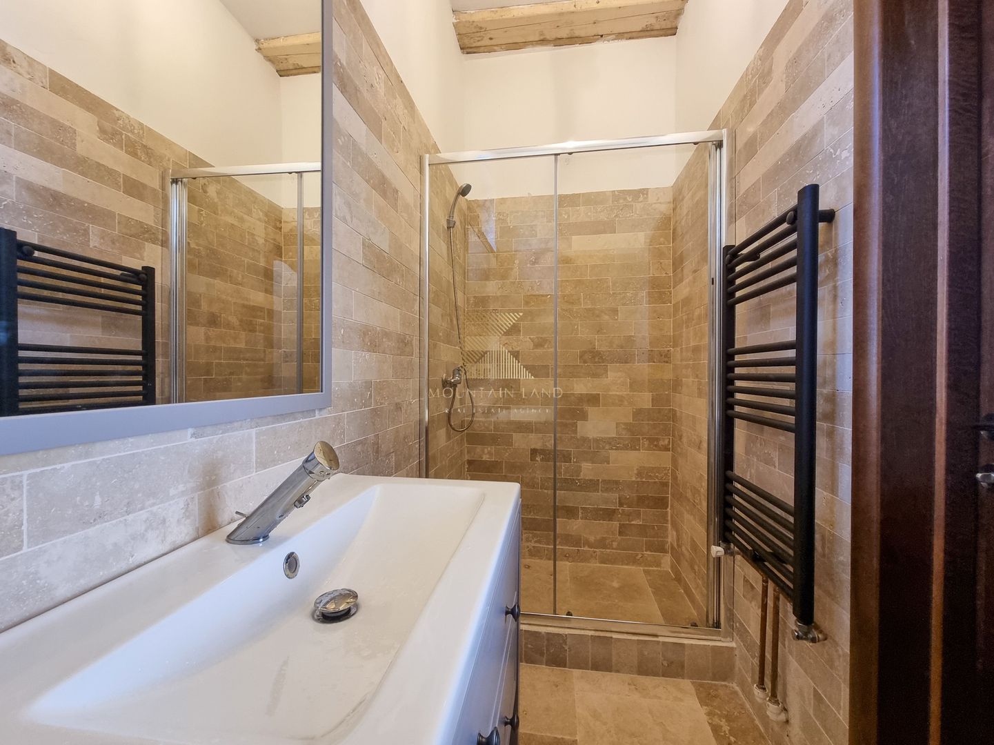 Casă individuală complet renovată, situată în centrul istoric al Brașo - Poză 16