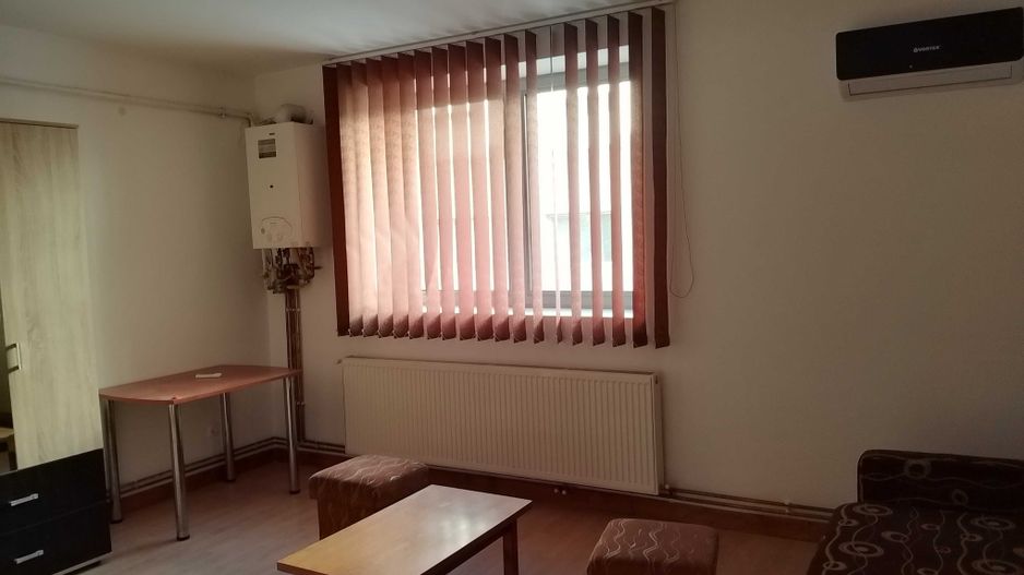 BRASADAS vinde garsoniera RENOVATA 27mp etaj 1 Bdul. Closca. - Poză 2